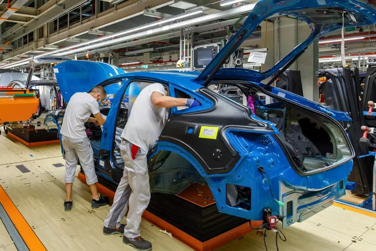 Audi Fabrikası Kapanışı: AB'den 380 Milyon TL'lik İstihdam Desteği