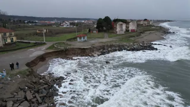 Etkilenen bölgedeki boşluk ve su birikintileri