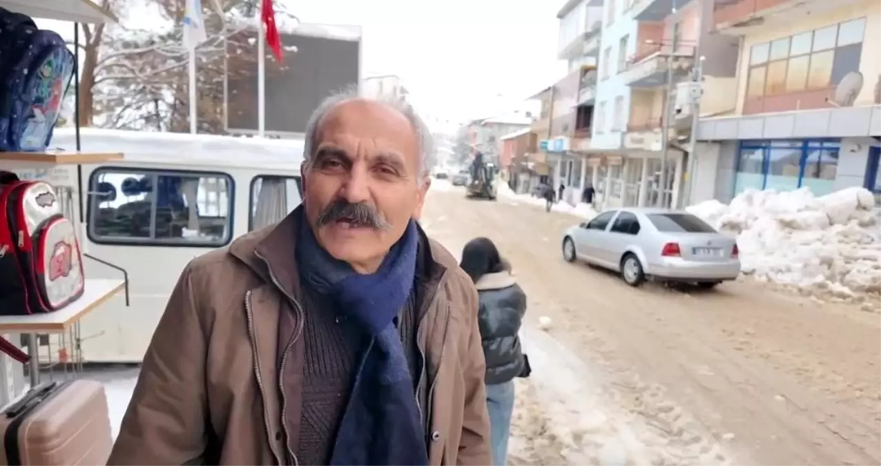 Tufanbeyli'de 40 cm Kar Birikimi Nedeniyle Okul Tatili Uzatıldı