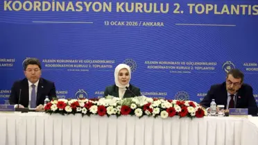 Kredi ödemesi yapılan genç çiftlerin mutlu anları