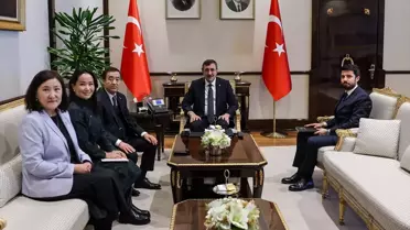 Yılmaz, Moğolistan ve Japonya temsilcileriyle toplantı anı