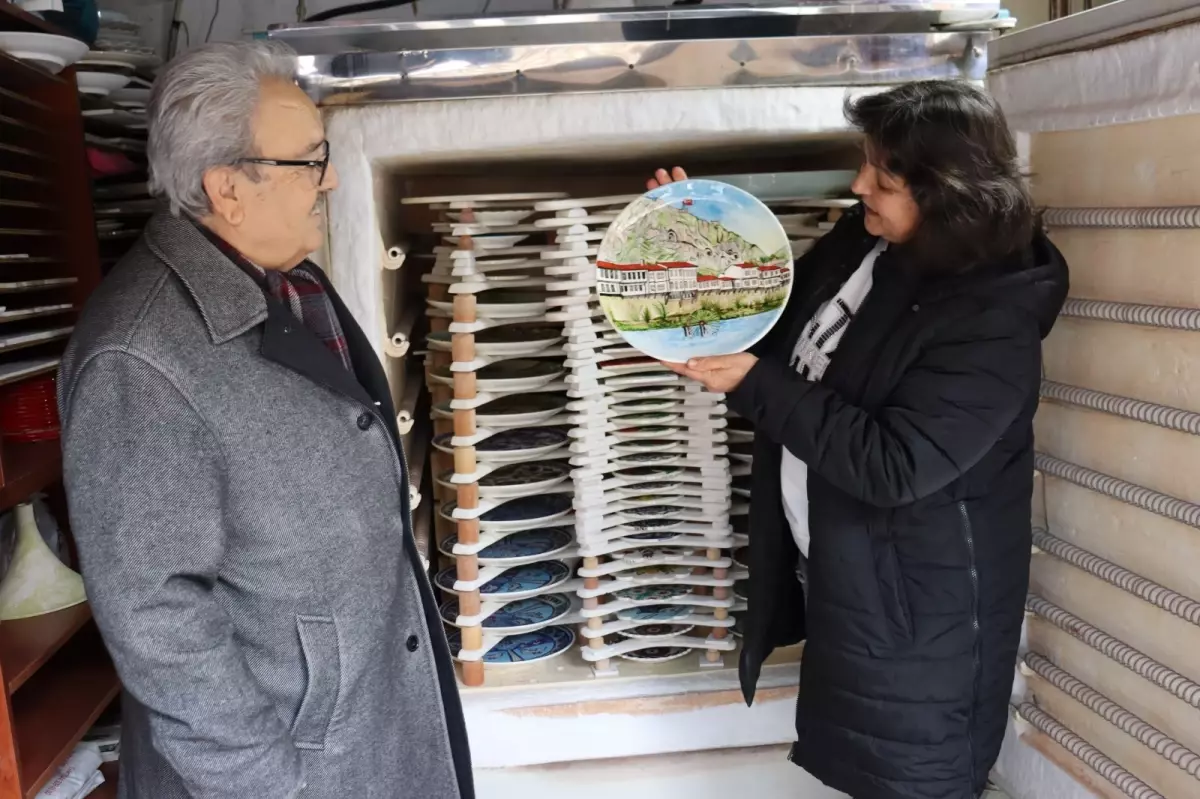 74 Yaşındaki Ahmet Kara, Amasya’da Çini Sanatıyla Yeni Bir Hayat Buldu