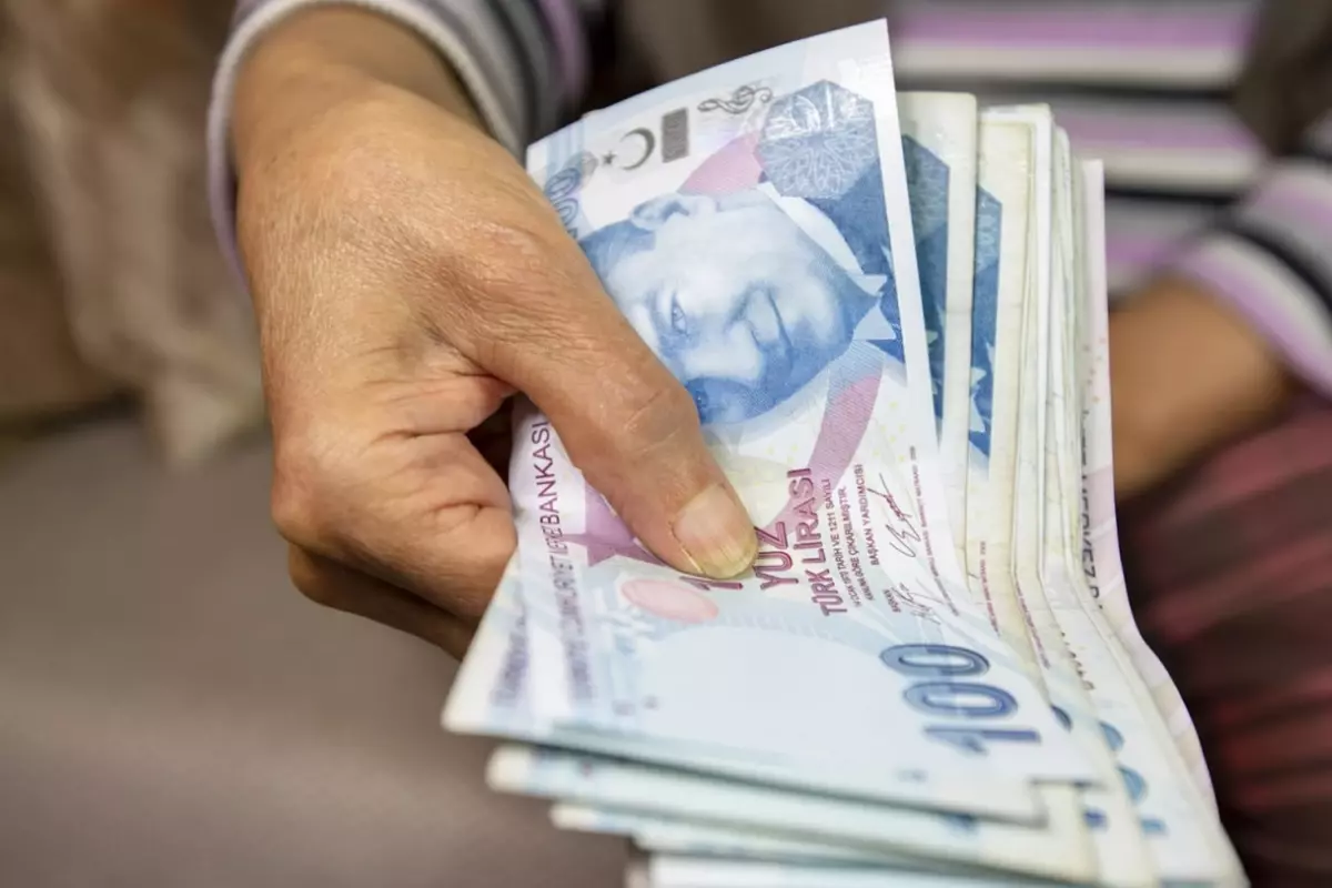 Emekli Bayram İkramiyesi 2026: 4.744 TL'den 5.500 TL'ye Olası Artışlar