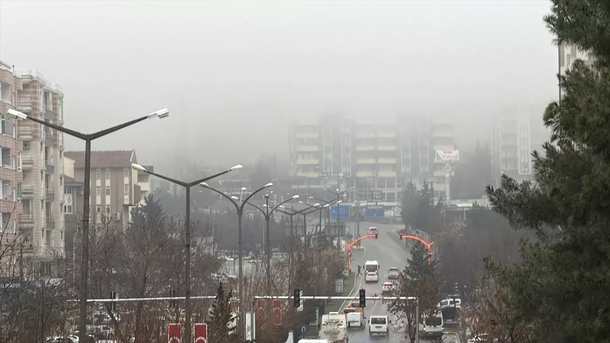 Mardin'de Şiddetli Yağmur ve Sis Sürücüleri Tehlikeli Koşullara Sokuyor