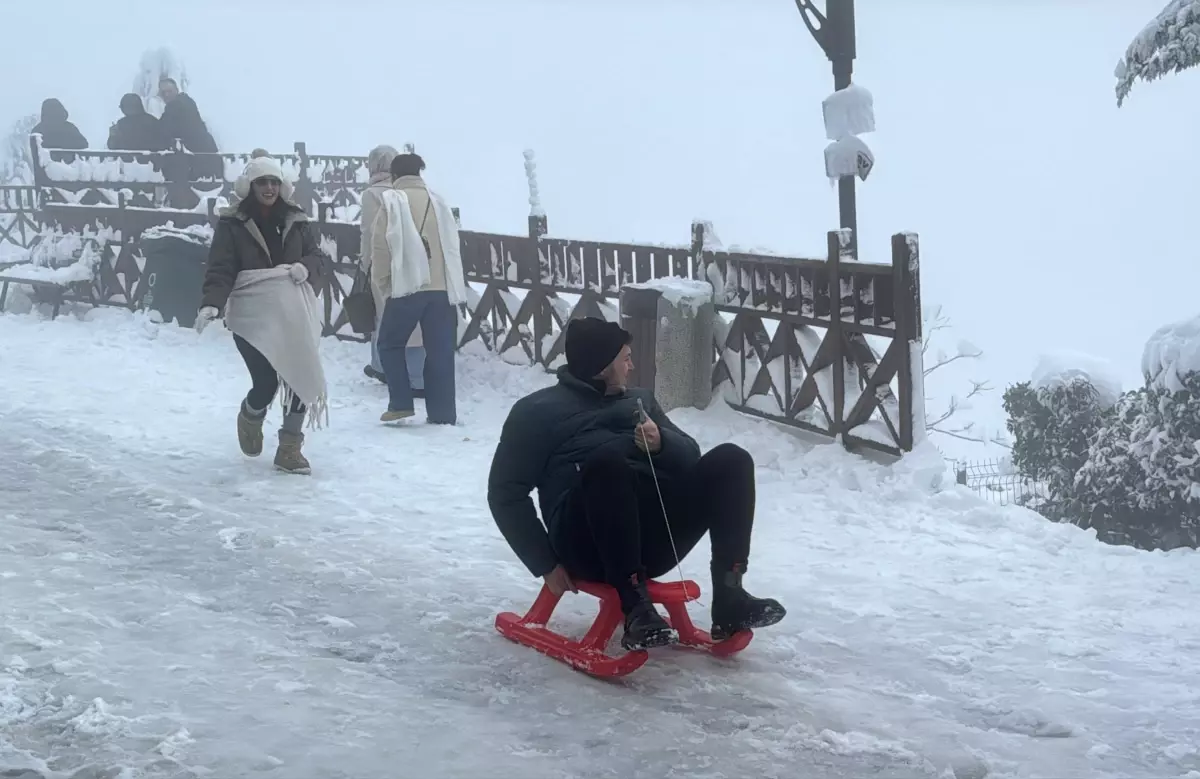 Ordu Boztepe’da Kar Yağışı Şehri Beyaza Dönüştürdü
