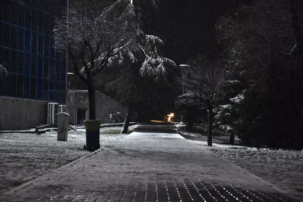 Sakarya’da Kar Yağışı Şehir Genelinde Etki Yaratıyor