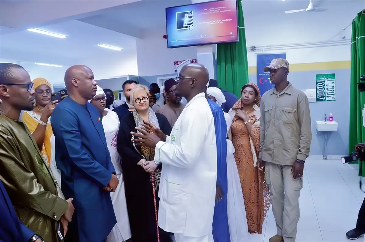 TİKA, Senegal’in Touba Şehrindeki Ndamatou Halk Sağlığı Merkezine Modern Acil Servis Donasyonu Gerçekleştirdi