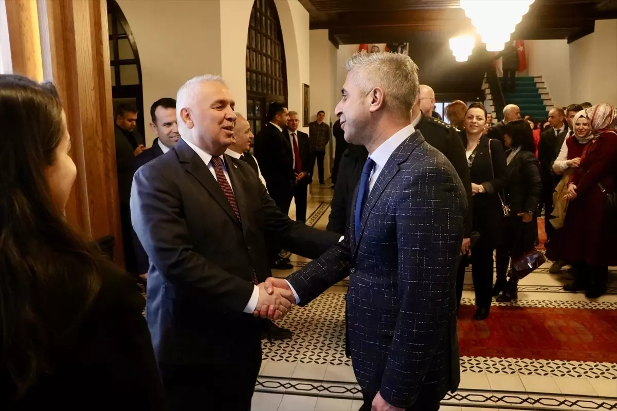 Trabzon’da Vali Aziz Yıldırım’a Duygusal Veda Töreni Gerçekleşti