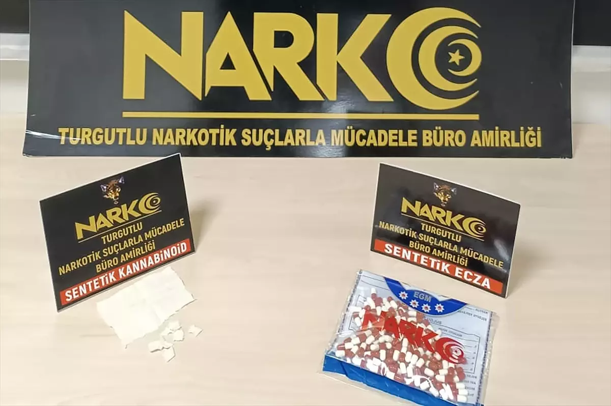 Manisa Turgutlu’da Yolcu Otobüsünde 56 Bin 336 Sentetik Hap Ele Geçirildi