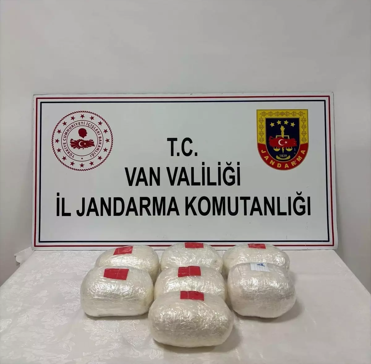 Van’ın Çaldıran İlçesinde 7,27 Kg Sentetik Uyuşturucu Ele Geçirildi