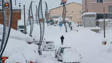 Kapalı köy yollarının görüntüsü