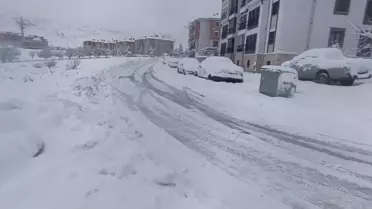 Karla kaplı Konya sokakları