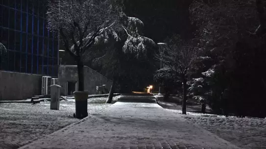 Sakarya’da karla kaplı yol