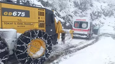 Kar altında sağlık ekipleri