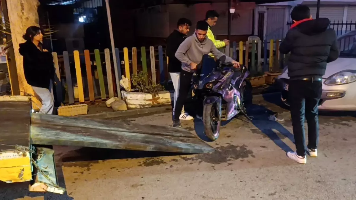 Antalya’da Motosiklet ve Otomobil Çarpışması: İki Yaralı Ağır Şartlarda Hastaneye Alındı