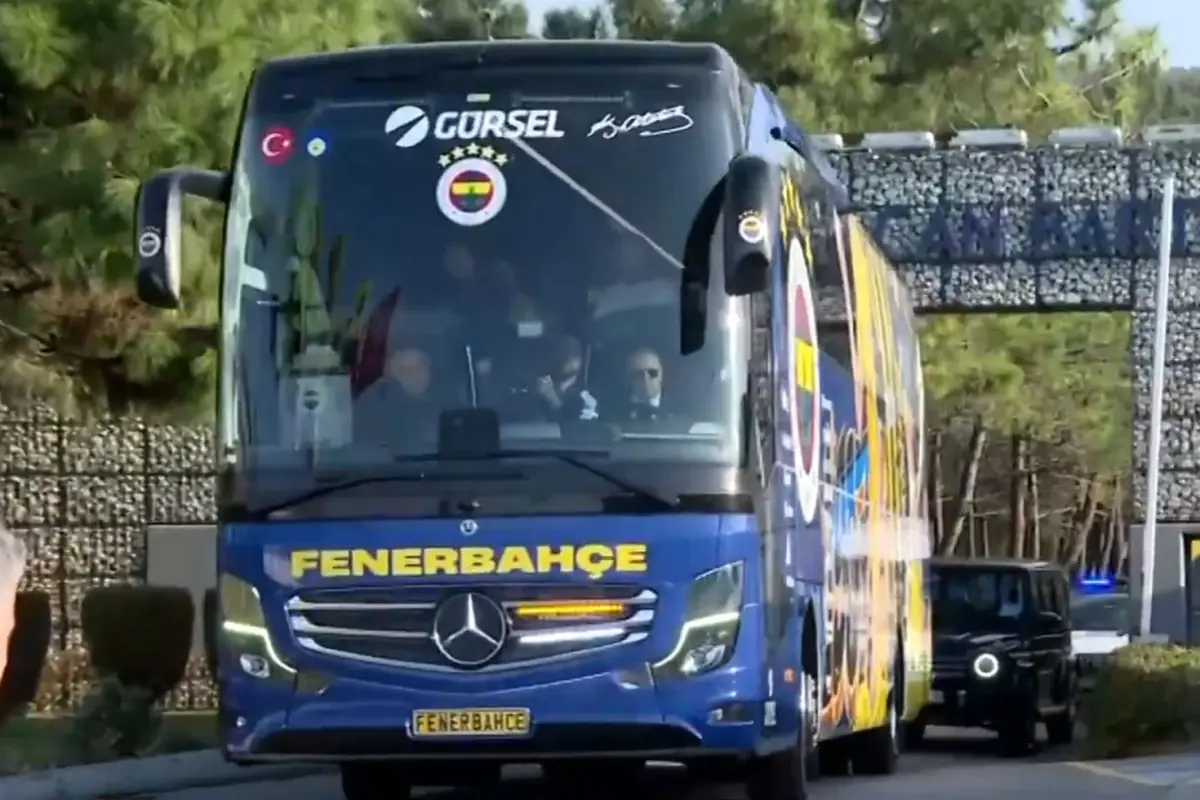 Fenerbahçe'den Yeni Transfer Şoku: Rodrigo Becao Kiralık Çıkıyor