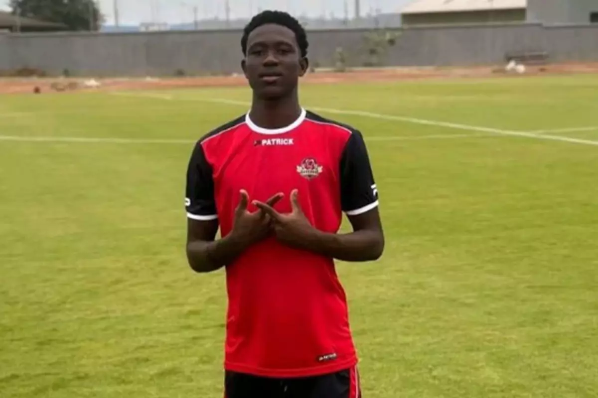 Göztepe, Fenerbahçe'den Antrenmanlarda Görülen 18 Yaşındaki Fildişi Sahilli Forveti Kadrosuna Katıyor