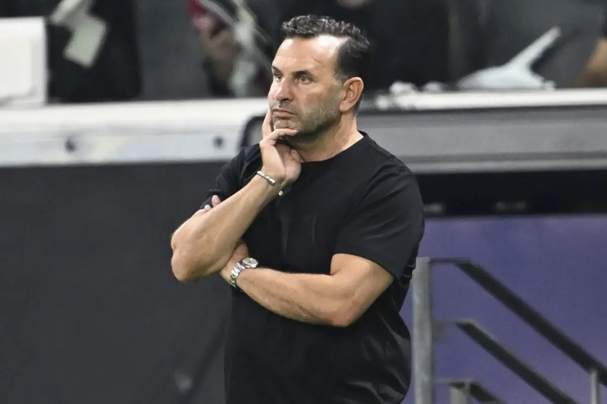 Galatasaray’da Erken Sakatlık Şoku: Genç Yıldız Arda Ünya 8. Dakikada Çıkmak Zorunda Kaldı