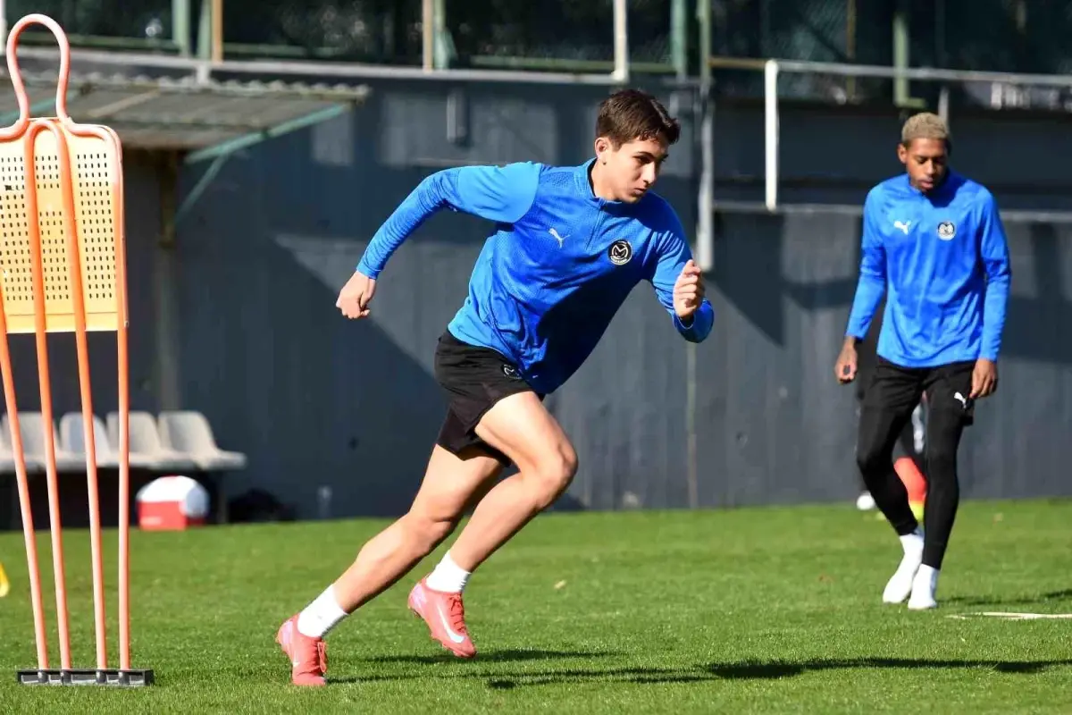 Manisa FK, Ümraniyespor'u 1-0 Mağlup Ederek Zirveye Tırmandı