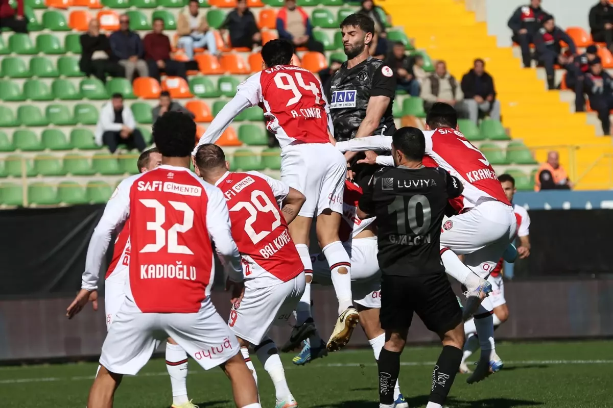 Alanyaspor ve Fatih Karagümrük 2-2'lik Çekişmeli Maçta Penaltılarla Skoru Dengeledi