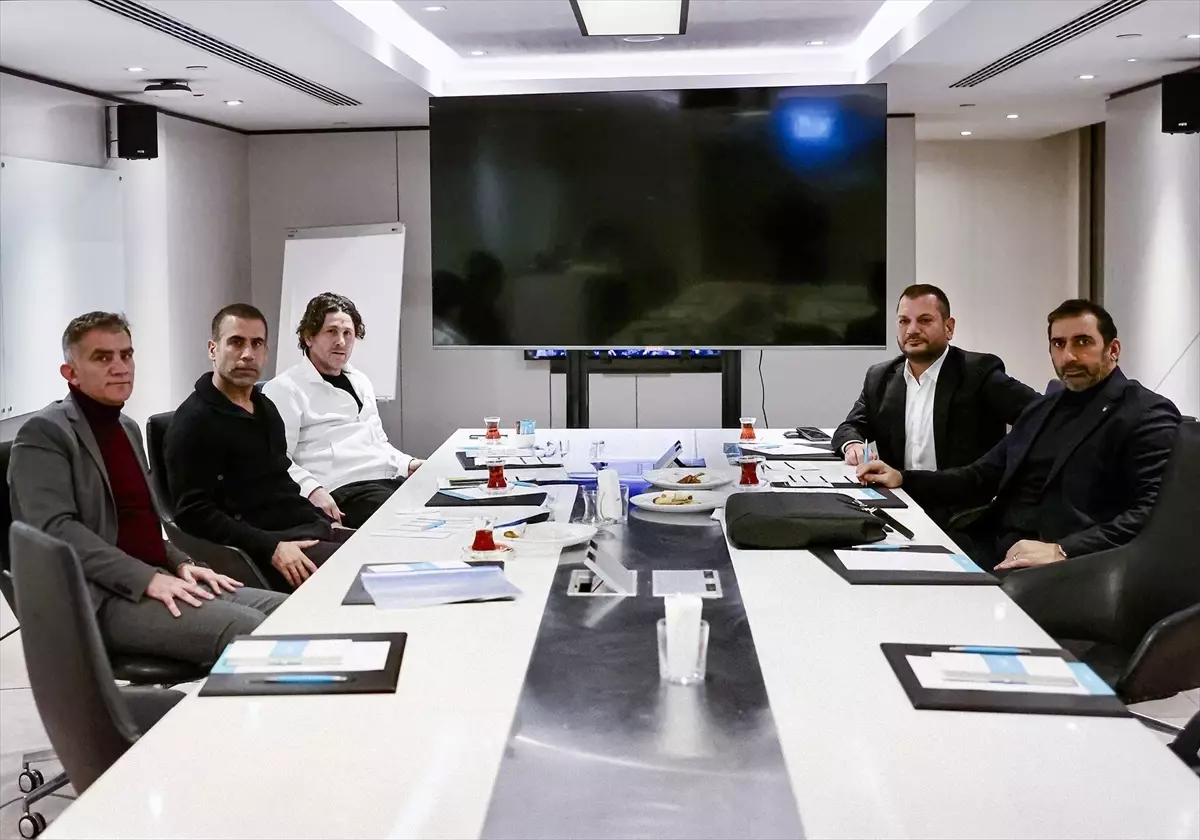 Trabzonspor’da Stratejik Değerlendirme Toplantısı Gerçekleşti