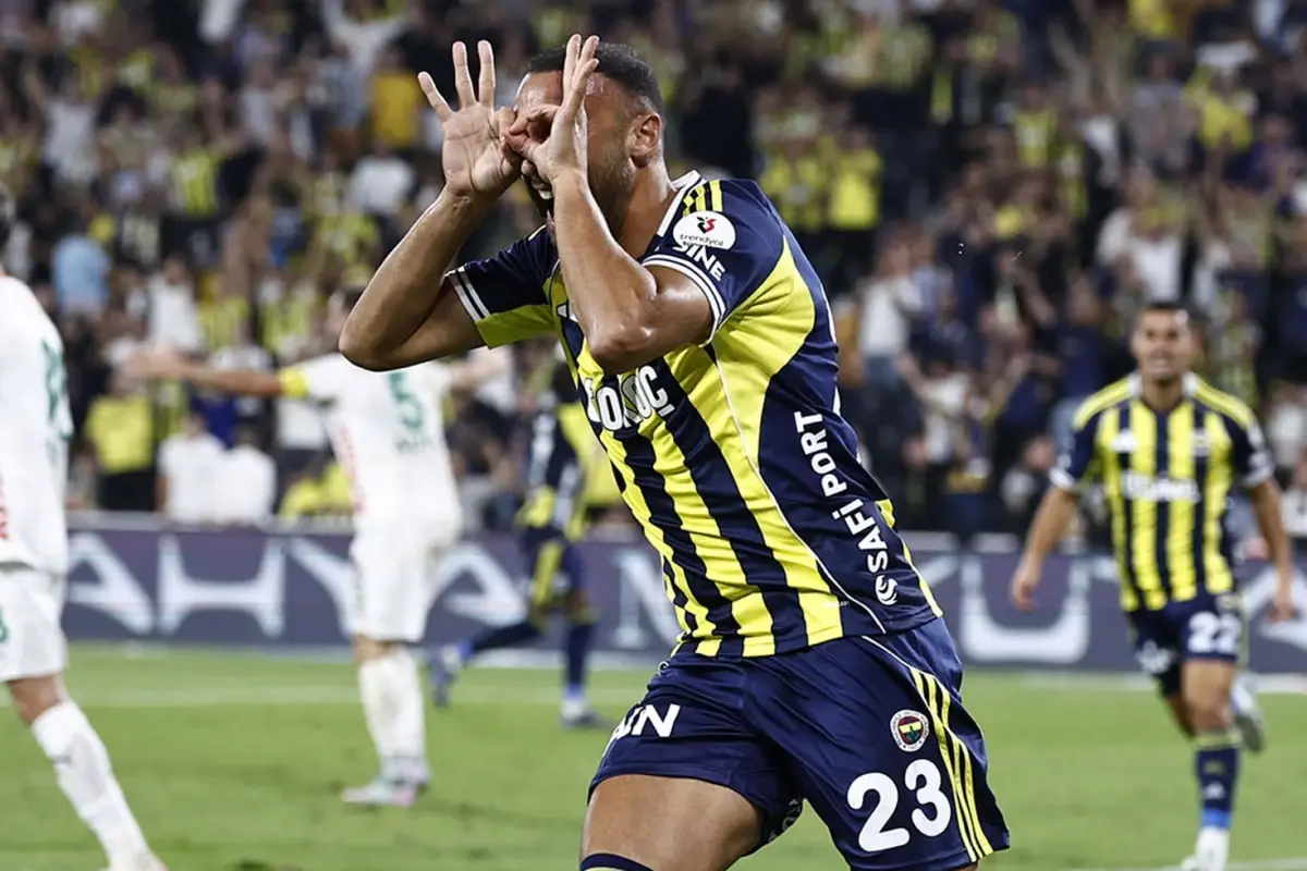 Fenerbahçe'den iki önemli ayrılık, Kasımpaşa iki yıldızını kadrosuna katıyor