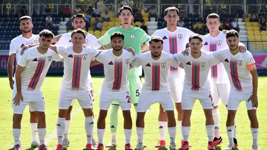 Altınordu sahada mücadele ederken