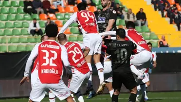 Maçın kritik anlarından birinde penaltı sahası