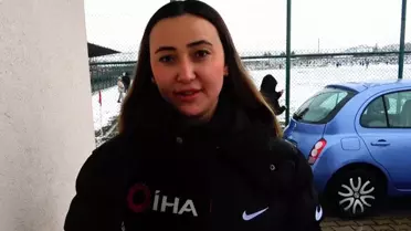 Maçtan bir kare: Tavşanlı Akıncılarspor Kadın Futbol Takımı