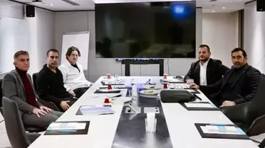 Toplantı sırasında Trabzonspor yönetimi