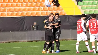 Maçın kritik anlarından bir kare