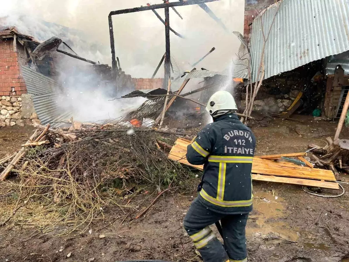 Burdur’da Karekent Köyü’ndeki Ev Yangını Kontrol Altına Alındı