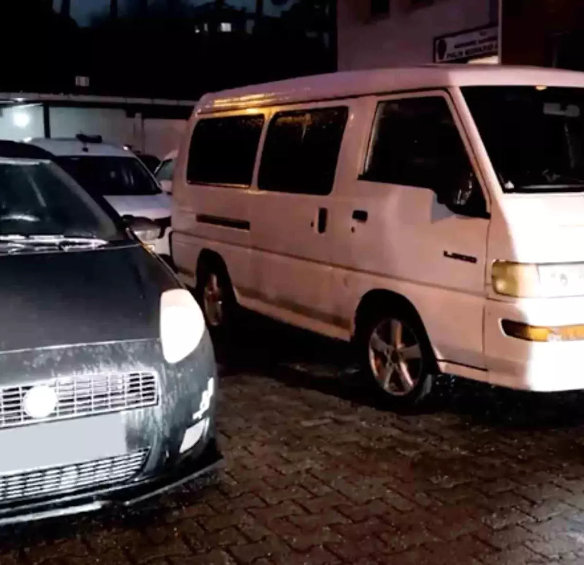 Çanakkale’de 33 Kaçak Göçmen Tutuklandı: Operasyonun Detayları