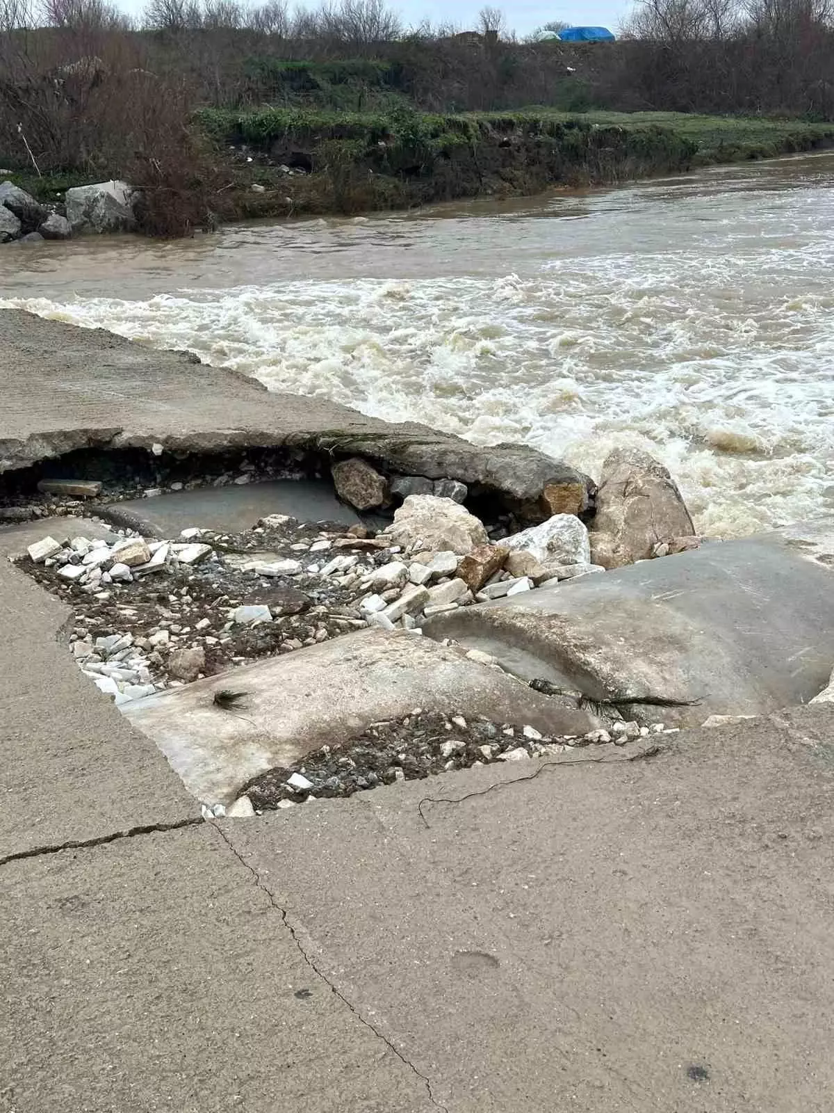 Yamanlı Mahallesi'nde Köprü Alarmı: Aşınma ve Hasar Risk Oluşturuyor