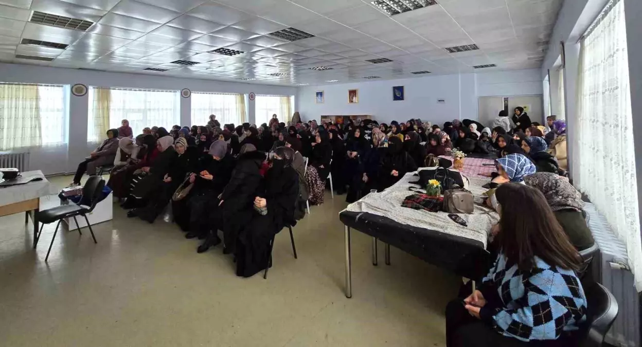 Muş'ta Öğretmen ve Anneler İçin Uyuşturucu ile Mücadele Farkındalık Eğitimi Gerçekleşti