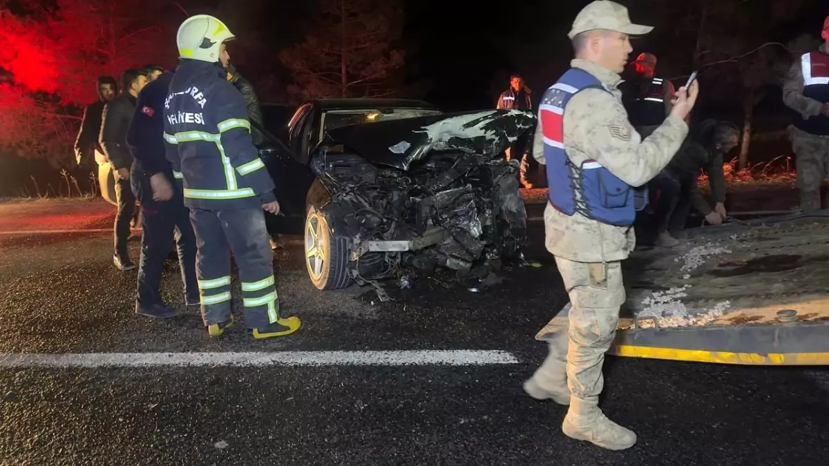 Şanlıurfa Ceylanpınar’da Araç Çarpışması: 7 Yaralı, 3’ü Ağır Halde Hastaneye Alındı