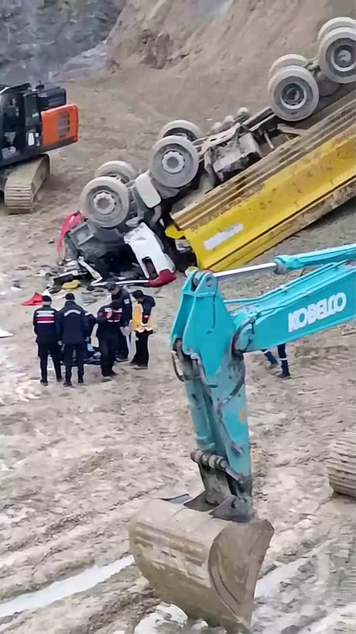 Bartın’da Taş Ocağında Kamyon Uçuruma Düşerek Sürücüsü Hayata Giden Kaza