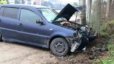 İnegöl'de Kontrolden Çıkan Otomobil Kazası Sonucu 2 Yaralı