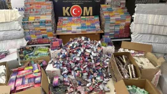 Ele geçirilen kaçak sigara paketleri