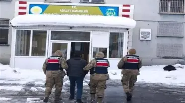 Jandarma ekipleri Hasköy'de operasyon yürütürken