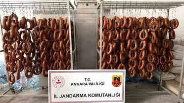 Operasyon sırasında ele geçirilen sahte gıda ürünleri