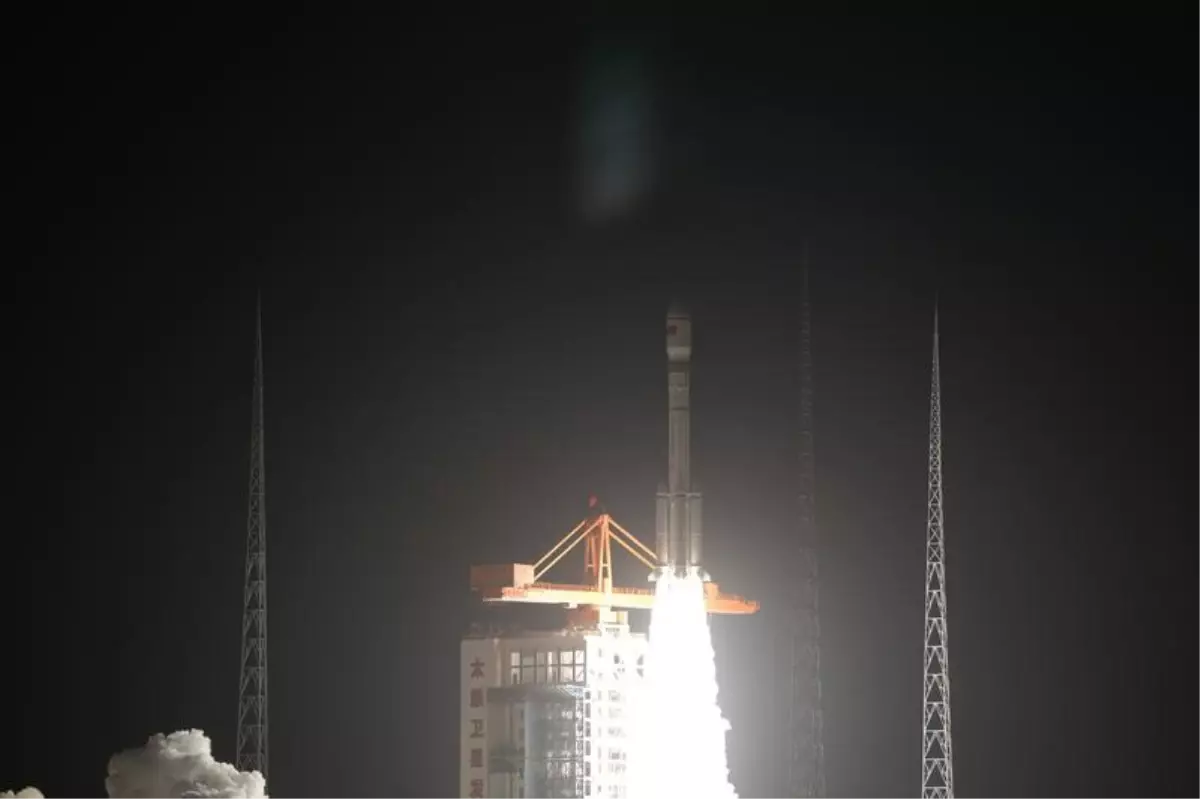 Çin'in Yaogan-50 01 Gözlem Uydusu Uzaya Fırlatıldı