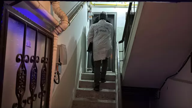 Apartman merdiven boşluğu görüntüsü