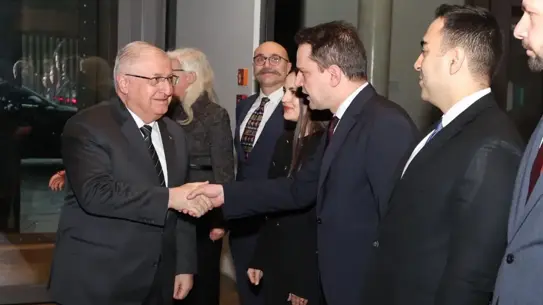 Berlin Büyükelçiliği önünde Bakan Güler