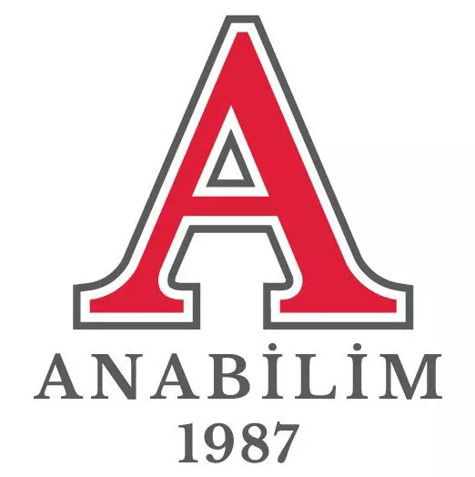 Öğrenciler ödül alırken