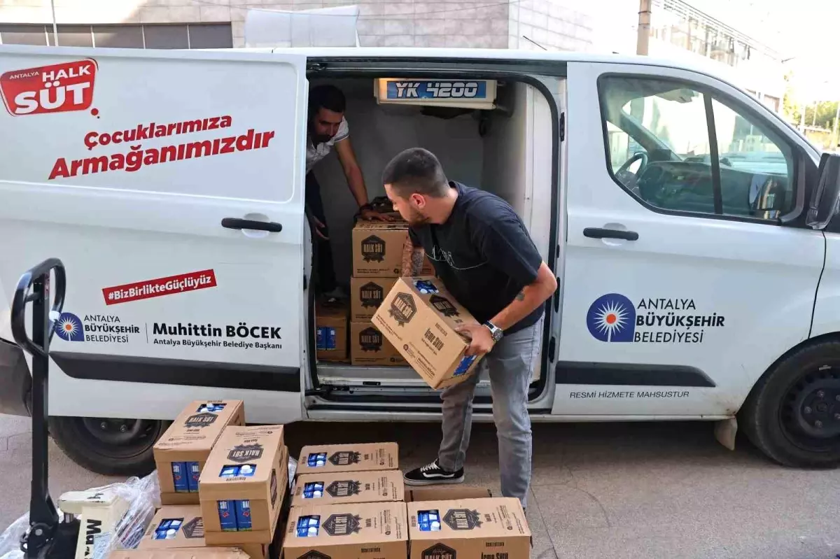 Antalya Büyükşehir Belediyesi 67.000 Bebek İçin Ücretsiz Halk Mama Dağıttı
