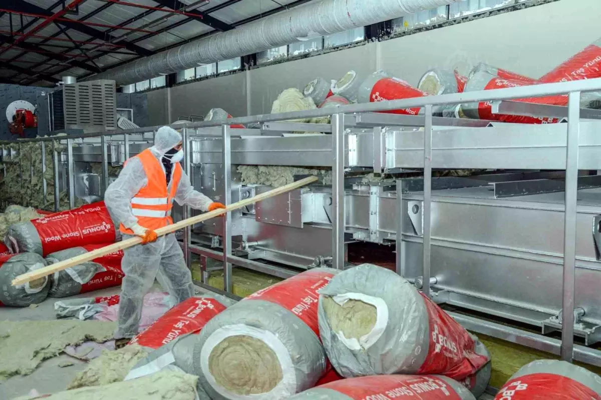 Diyarbakır’da Günlük 100 Bin Ekmek Kapasitesine Sahip Halk Ekmek Fabrikası İnşaatı Hız Kesmeden Devam Ediyor