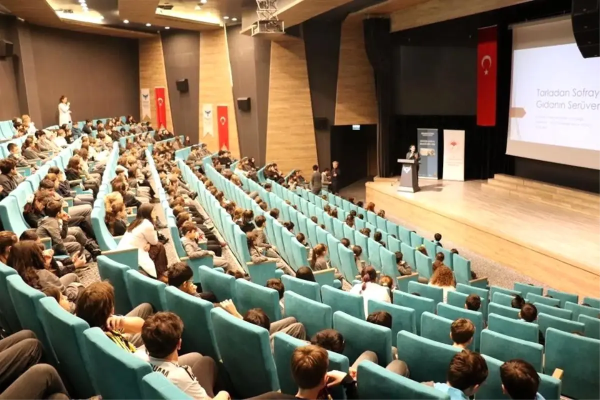 Kütahya’da 250 Öğrenciye Gıda Güvenliği ve İsrafı Önleme Eğitimi Verildi