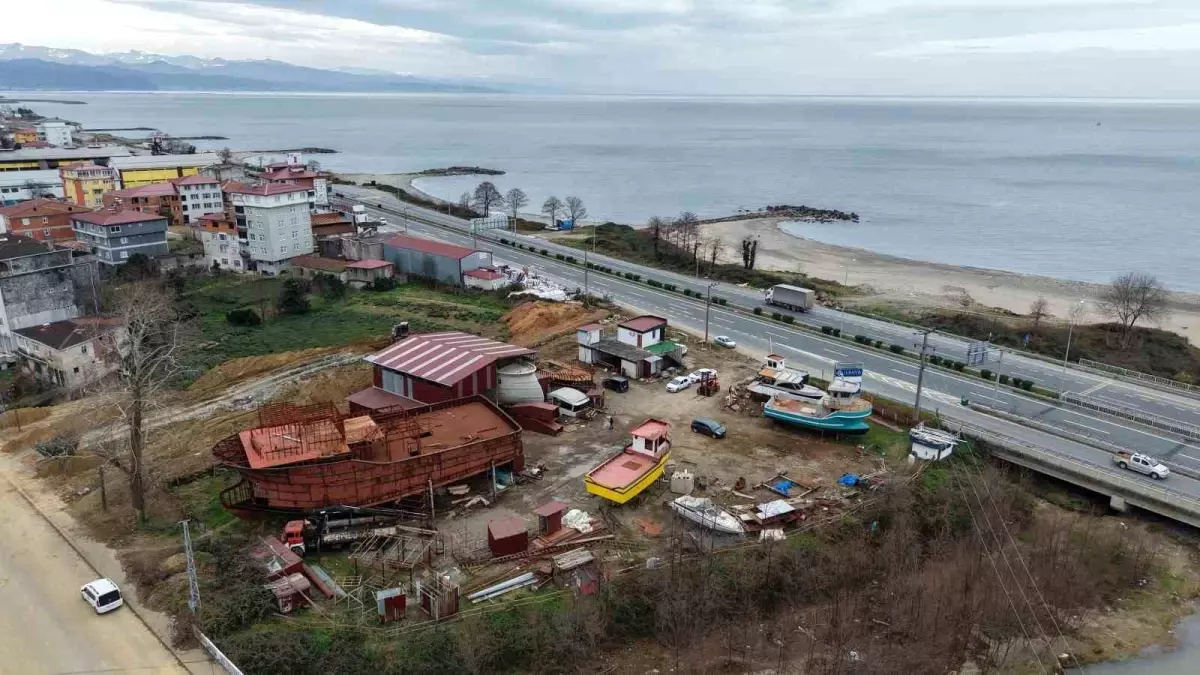 Of'tan Senegal'e Özel Tasarım Balıkçı Teknesi İhracatı Gerçekleşti