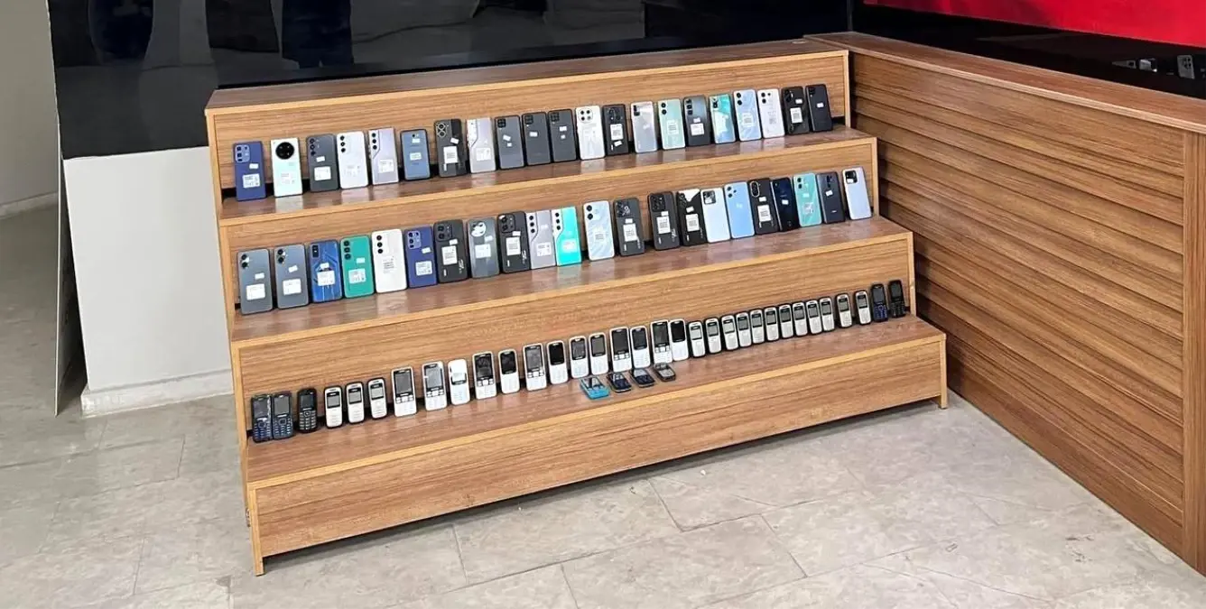 Şanlıurfa’da Gümrük Kaçaklığına Büyük Darbe: 126 Cep Telefonu Ele Geçirildi